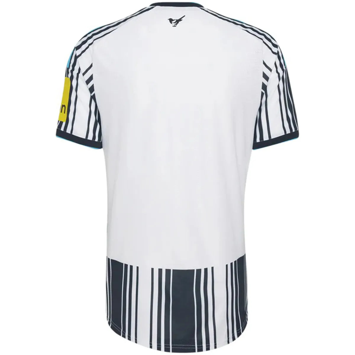 Camiseta de fútbol del Newcastle United, versión jugador, local, temporada 2025/26, blanca y negra.
