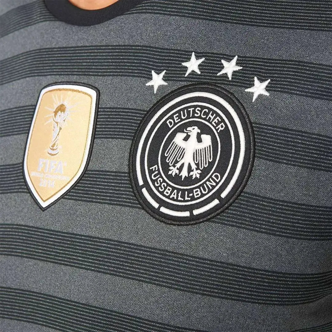 Camiseta retro de fútbol de visitante de Alemania 2016