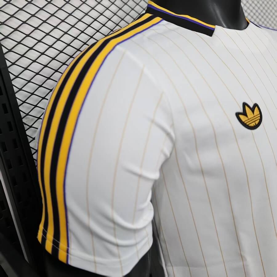 Manchester United Player Version Terrace Icon Jersey 2025/26