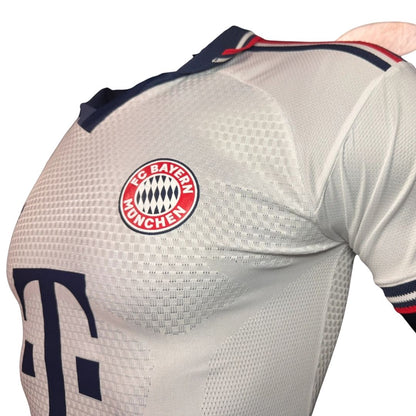 Camiseta de fútbol de la tercera equipación visitante del Bayern de Múnich, versión jugador, temporada 2025/26