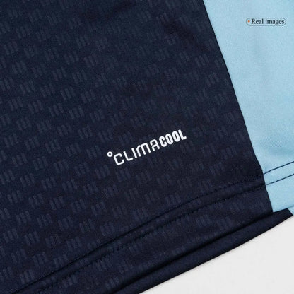 Maillot de football d'avant-match de l'Argentine pour la Coupe du Monde 2026, bleu marine