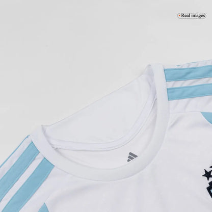 Maillot de football blanc d'avant-match de l'Argentine pour la Coupe du Monde 2026
