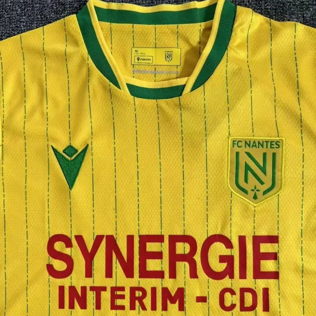 Camiseta de local del FC Nantes 2025/26