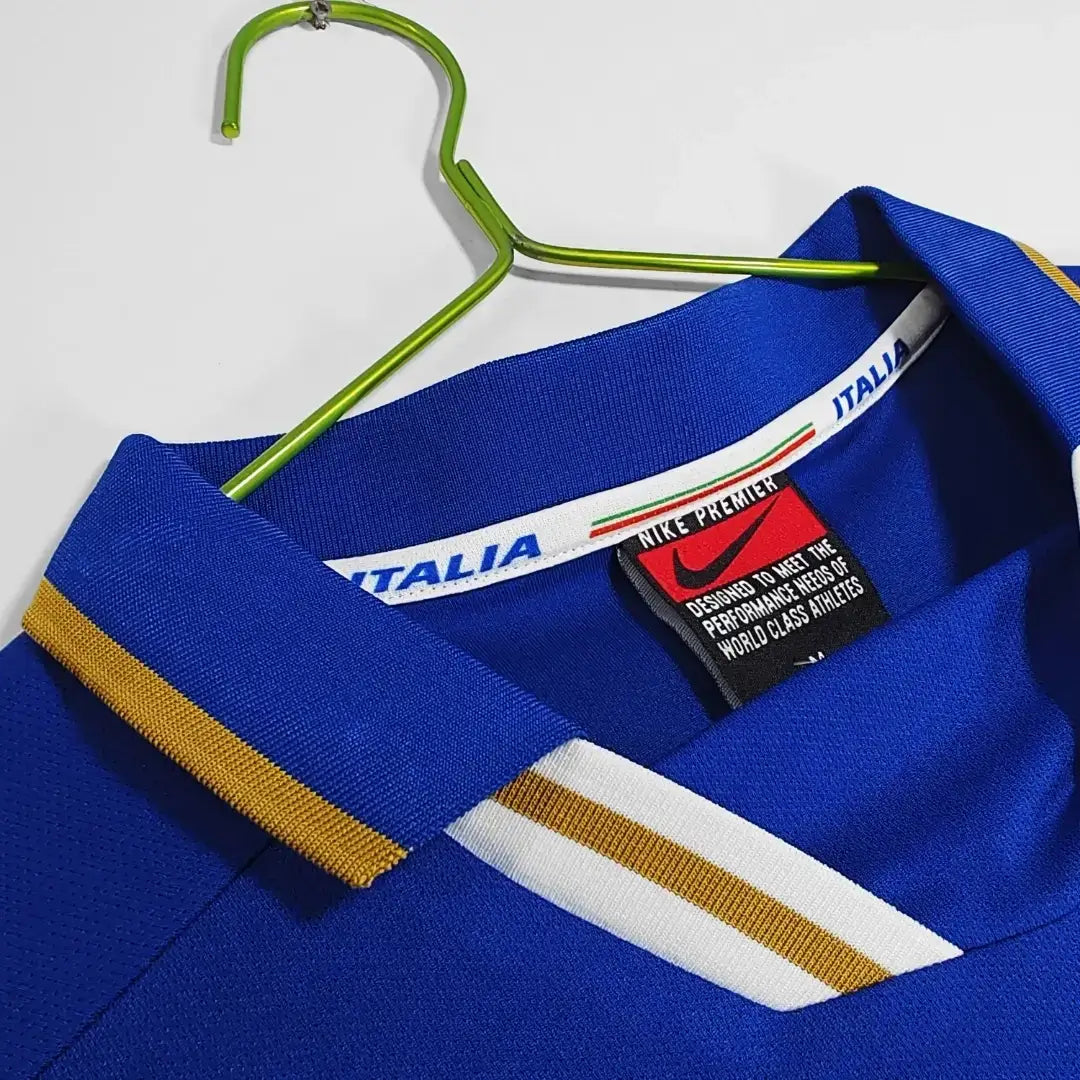 Camiseta de fútbol retro local Albertini #10 Italia 1996