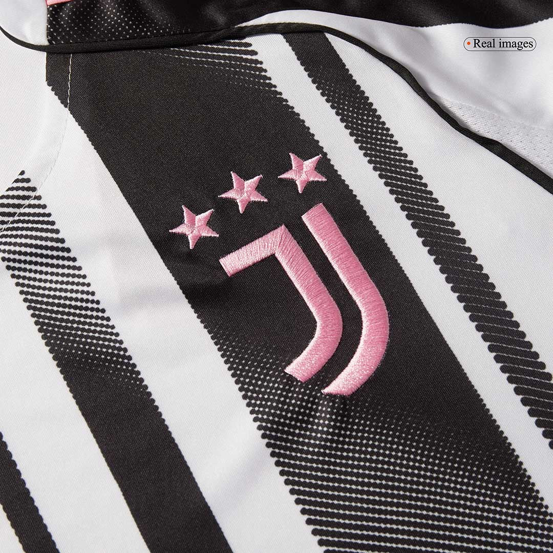 Camiseta de la Juventus para la temporada 2025/26, local, blanca y negra.