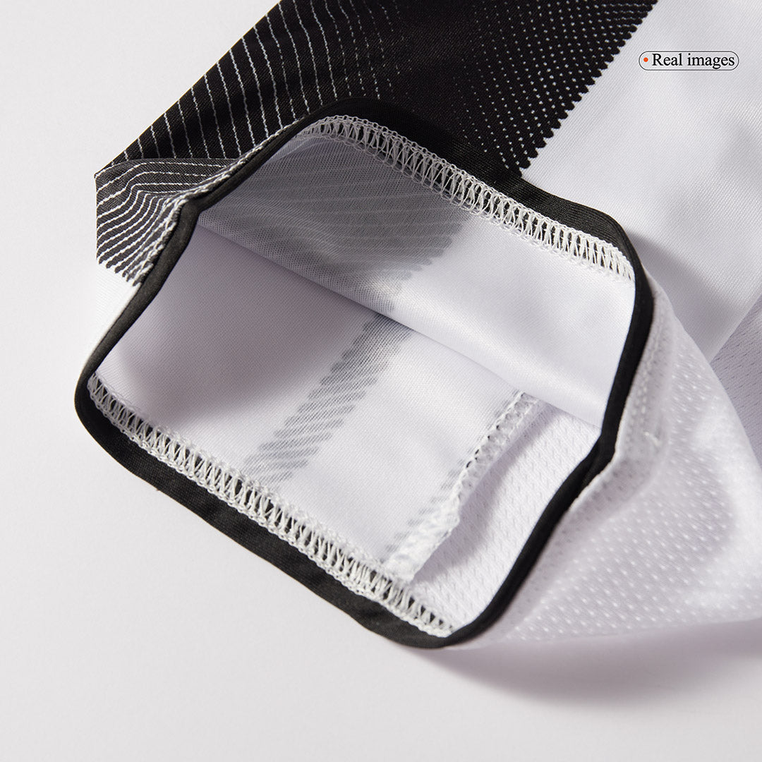 Camiseta de la Juventus para la temporada 2025/26, local, blanca y negra.