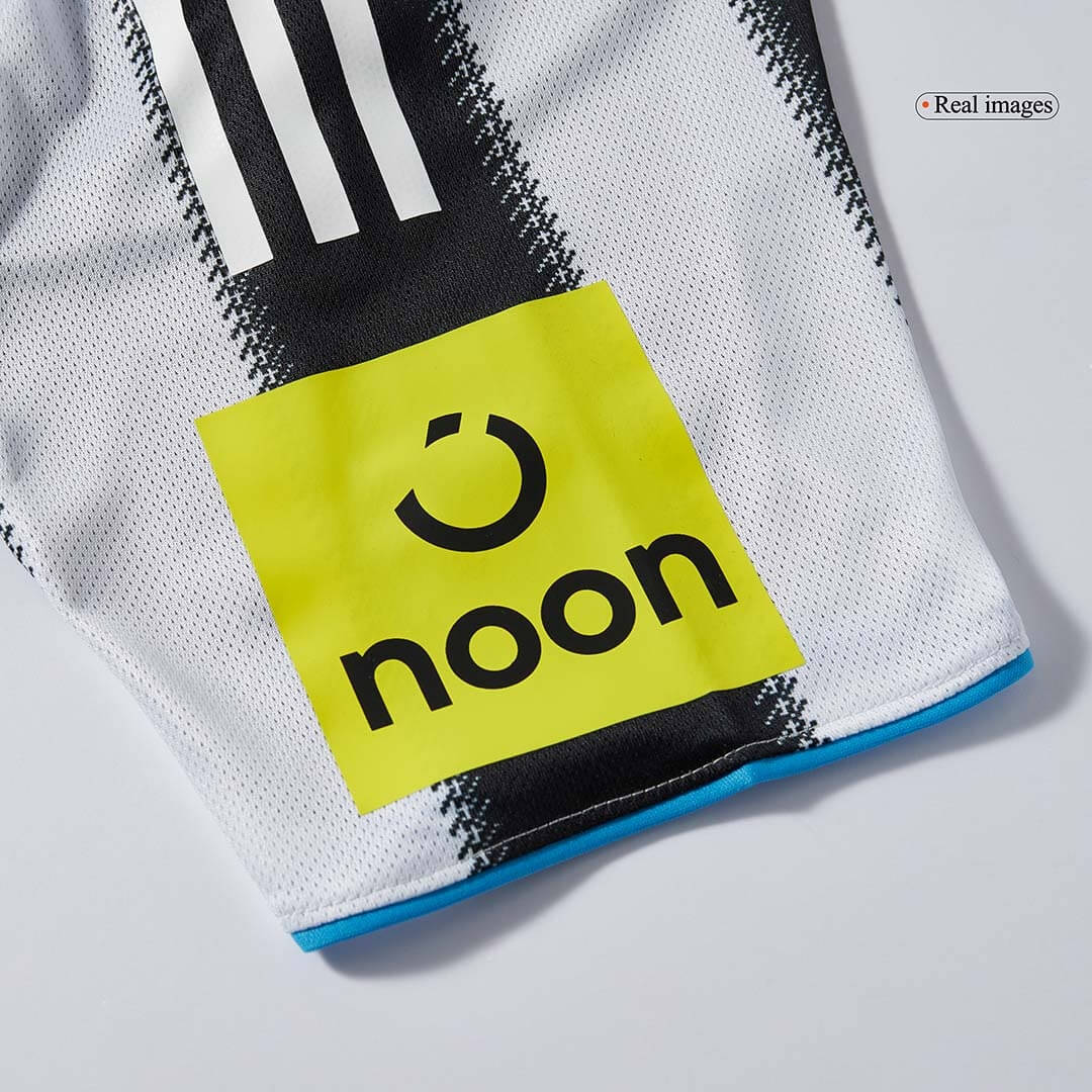 Maillot domicile de Newcastle United, version joueur, 2025/26, noir et blanc