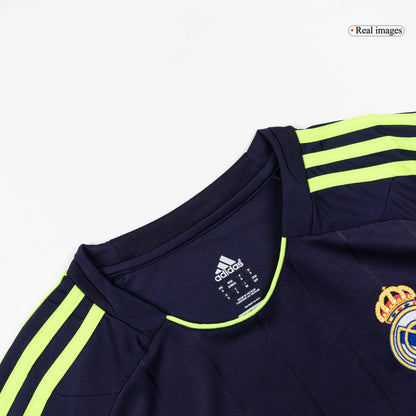 Maillot de football rétro extérieur du Real Madrid 2012/13