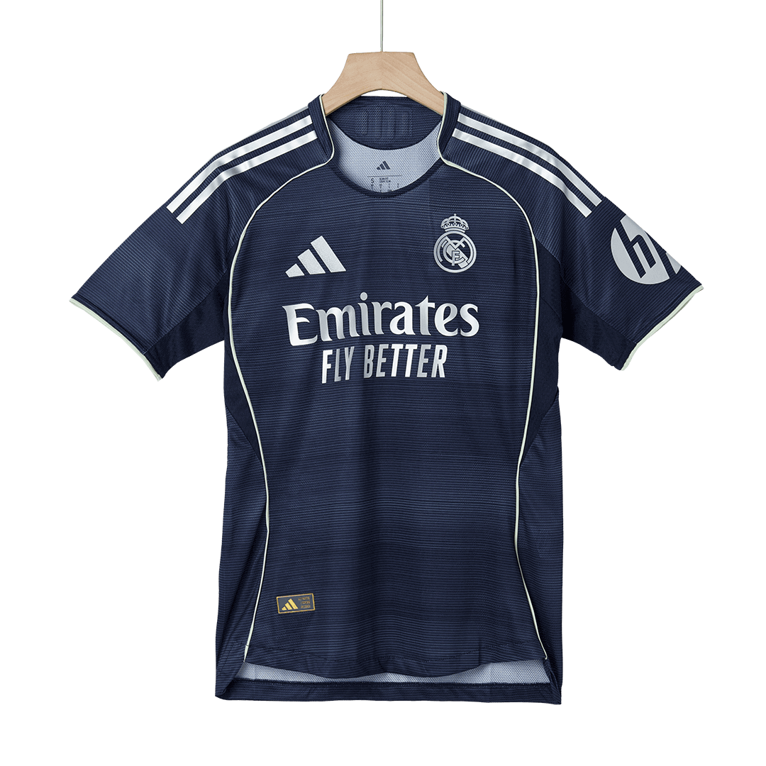 Equipación visitante del Real Madrid (versión jugador) - Camiseta + Pantalón corto 2025/26