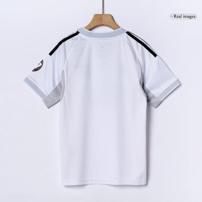 Tenue domicile Real Madrid enfant - Maillot + Short 2025/26