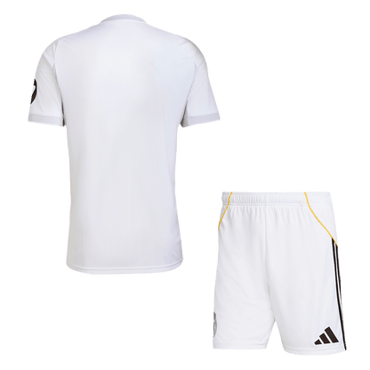 Tenue domicile du Real Madrid (maillot + short) 2025/26 blanche