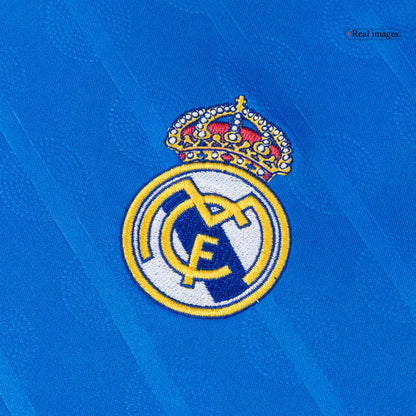 Tercera equipación visitante del Real Madrid 2025/26