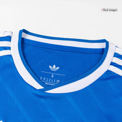 Tercera equipación visitante del Real Madrid 2025/26