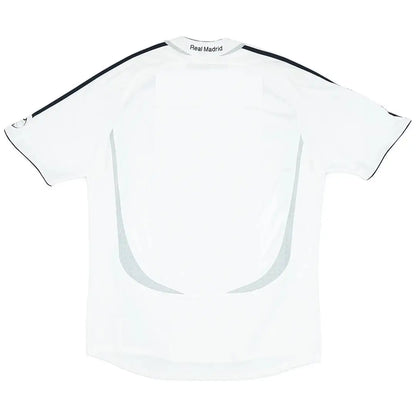 Maillot de football rétro domicile du Real Madrid 2006/07
