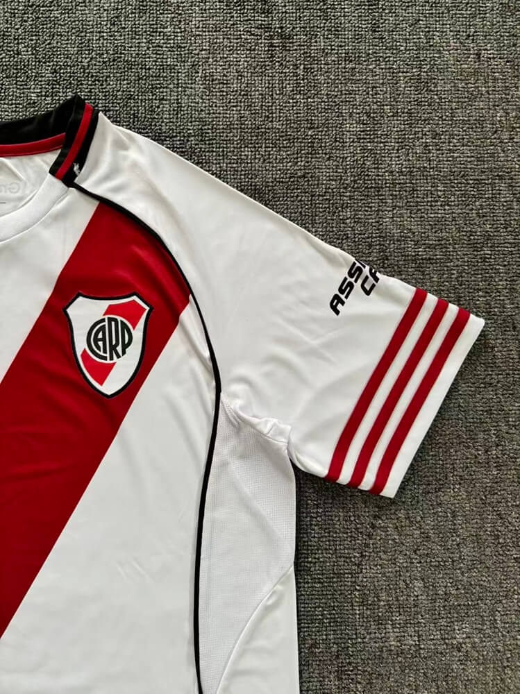 Camiseta de local del River Plate para la temporada 2025/26