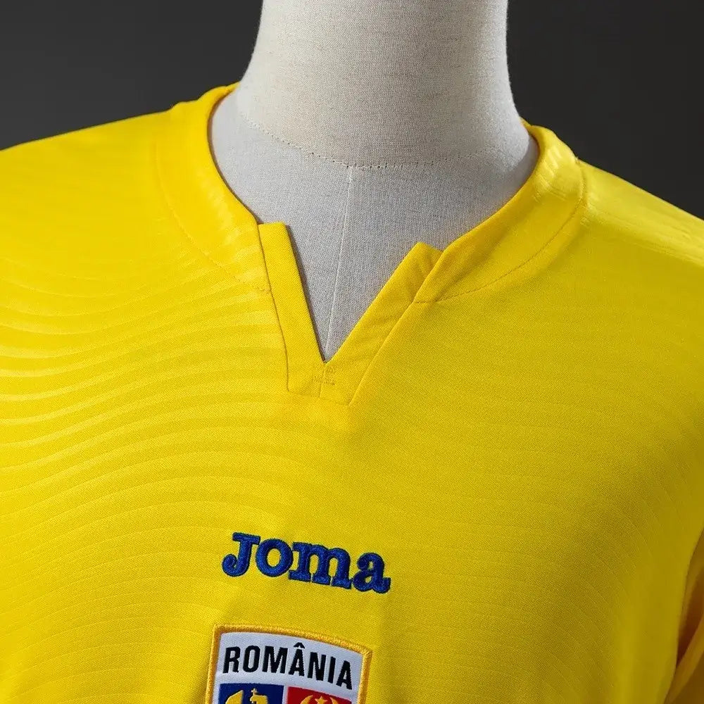 Camiseta de fútbol local de Rumanía para el Mundial 2026