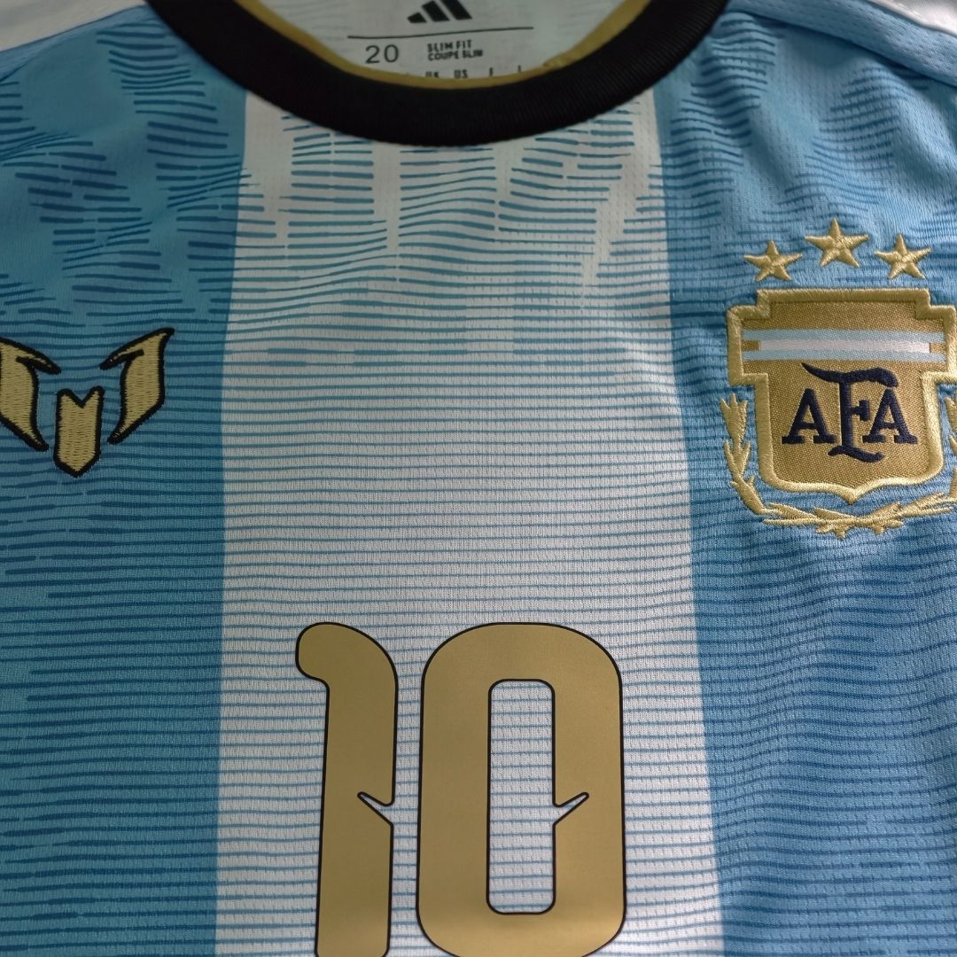 Παιδικό σετ εμφάνισης Argentina x Messi #10 (εντός έδρας) 2026 - Φανέλα+Σορτς