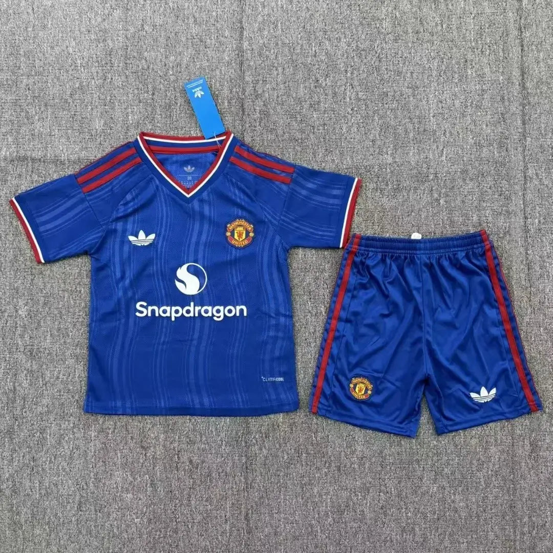 Red Devils Kid's Away Kit 2026/27 - Jersey+Shorts