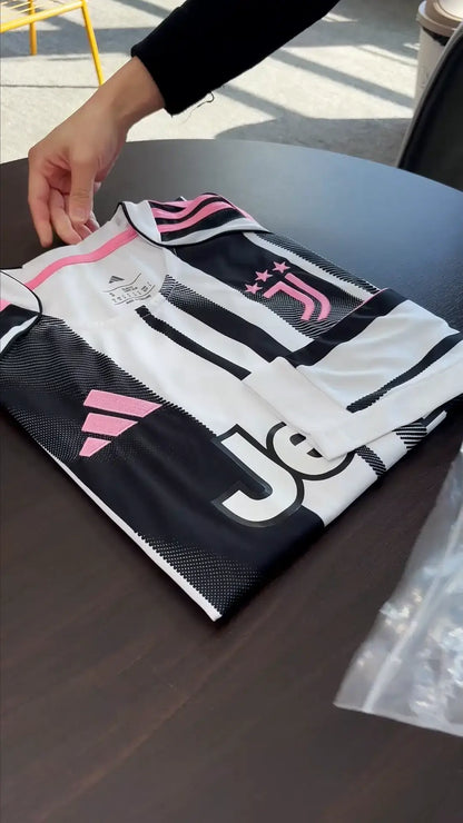 Camiseta de manga larga de la Juventus para la temporada 2025/26