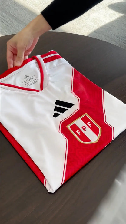 Camiseta de fútbol local de Perú para la Copa Mundial 2026