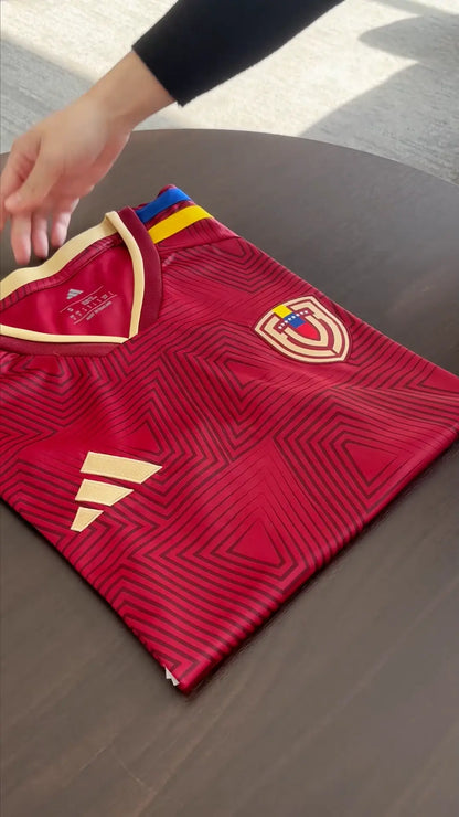 Camiseta de local de Venezuela para la Copa Mundial de 2026