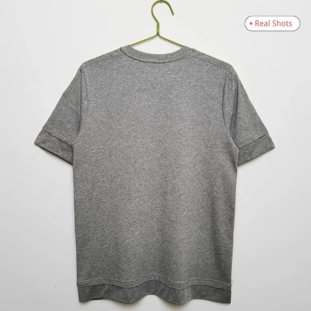 Maillot de football rétro extérieur du Real Madrid 2015/16